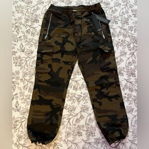 Men's Camouflage Cargo Pants - Olive Camo